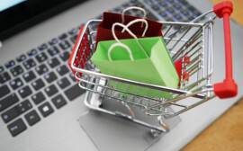 Глава Татарстана посетил распределительный центр X5 Retail Group