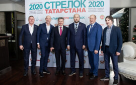 Асгат Сафаров, руководитель аппарата Президента республики Татарстан, поздравил спортсменов и тренеров Федерации с удачным годом