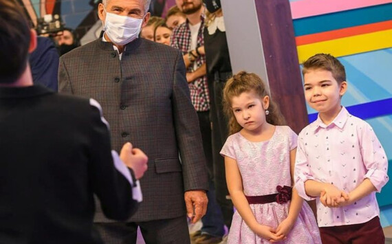 Рустам Минниханов назвал любимые мультфильмы и рассказал, что он попросил бы у "золотой рыбки"